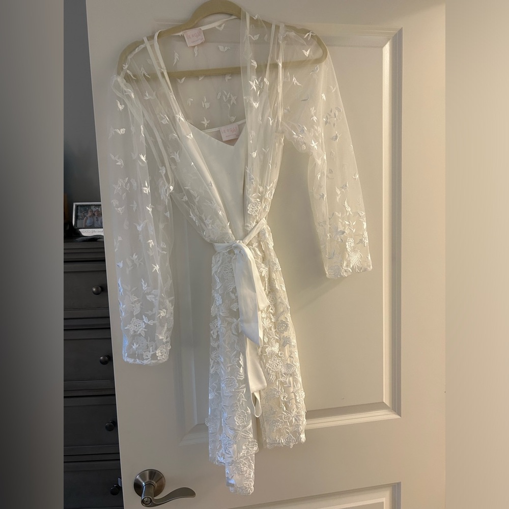 Le Rose Stories Bridal Get Ready Robe
